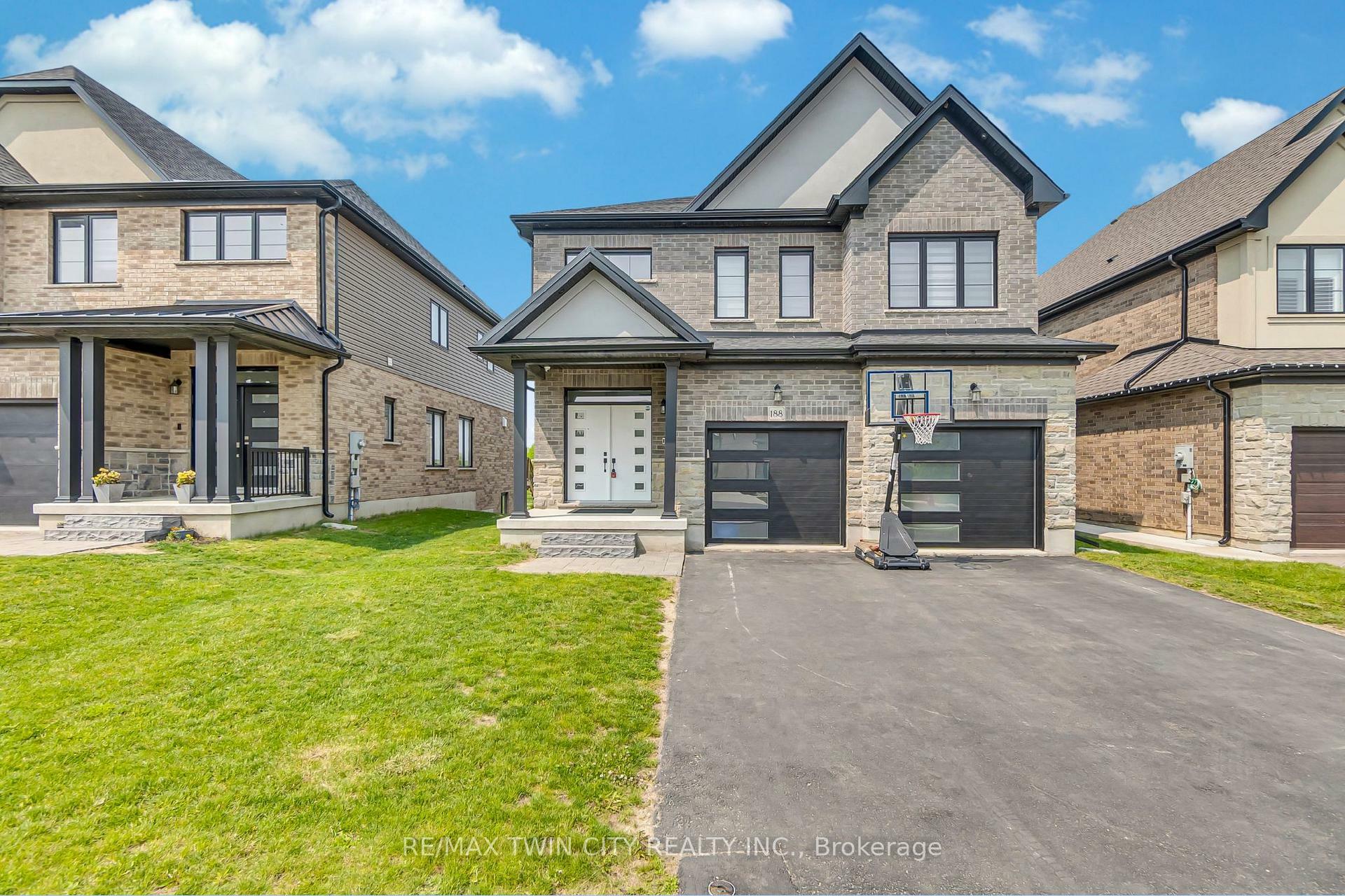 188 Otterbein Road  Kitchener ON N2B 0A8 photo