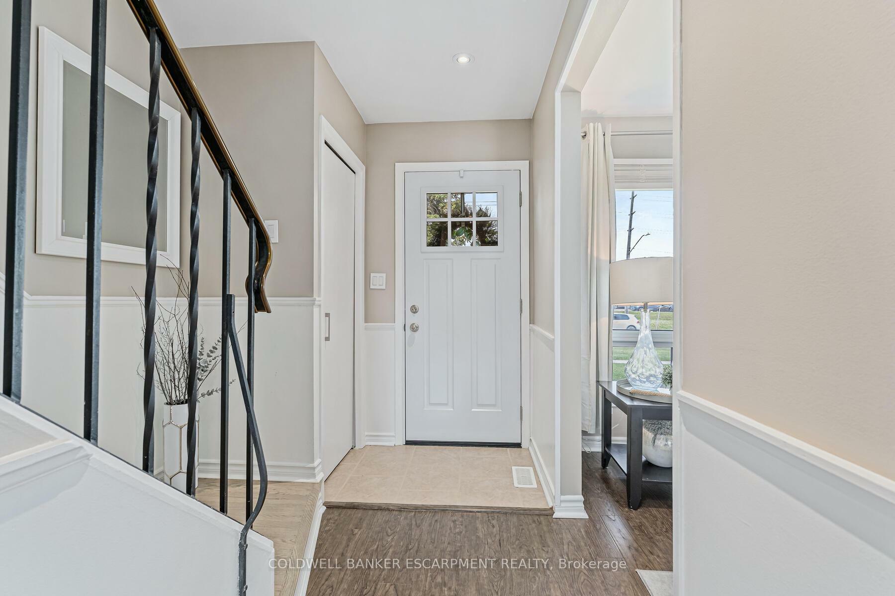 Property Photo: 20 Mountainview Road S 27 ON L7G 4K3