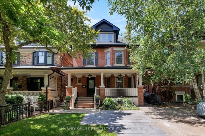 Photo de la propriété: 8 Edgewood Crescent ON M4W 3A9