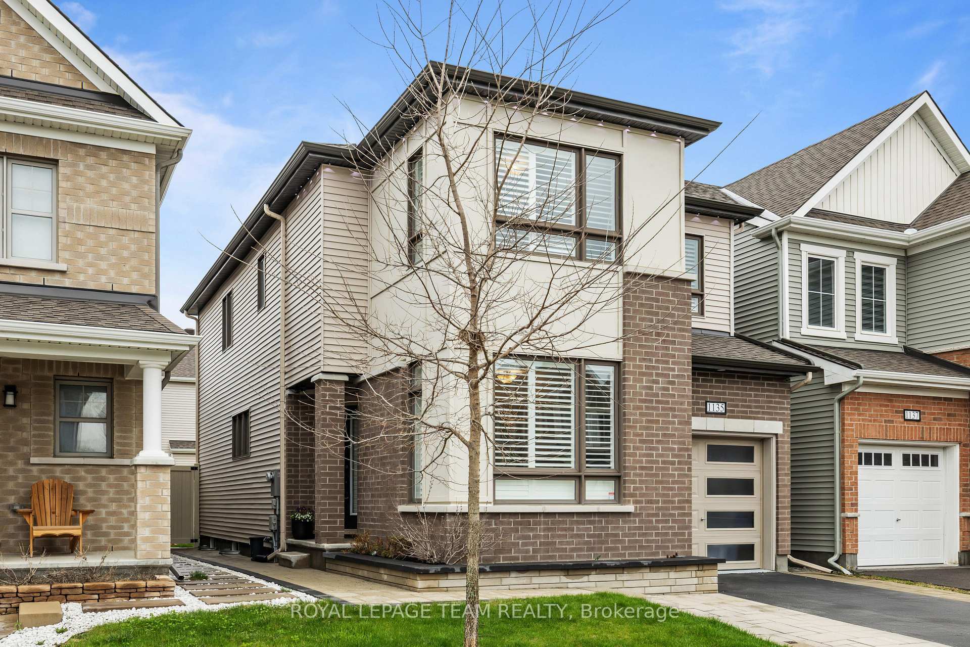 Property Photo: 1135 Apolune Street ON K2J 6N8