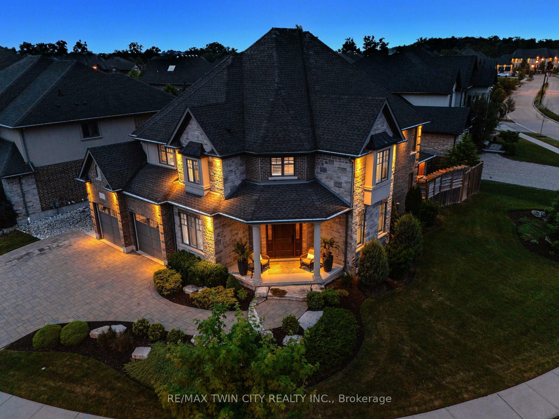Property Photo: 546 Manor Ridge Crescent ON N2K 0B4