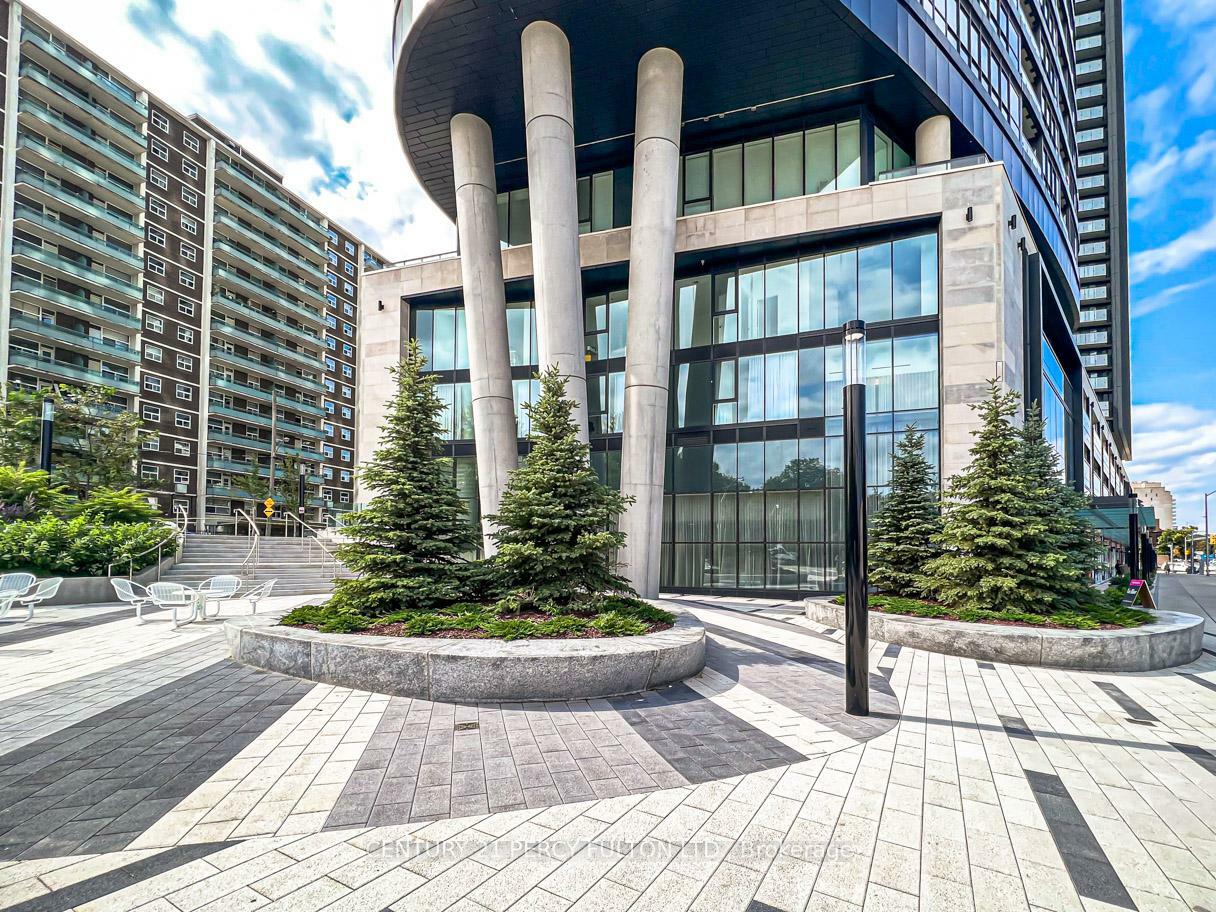 Property Photo:  585 Bloor Street E 3415  ON M4W 0B3 