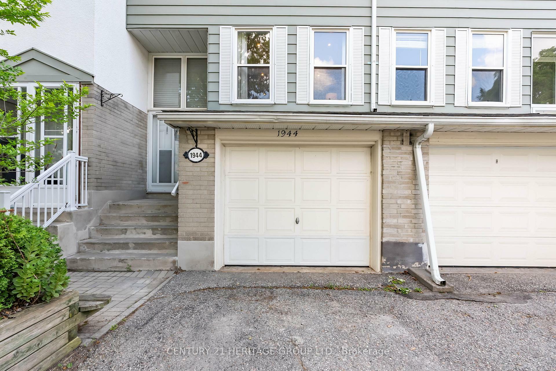 Property Photo:  1944 John Street  ON L3T 1Z1 