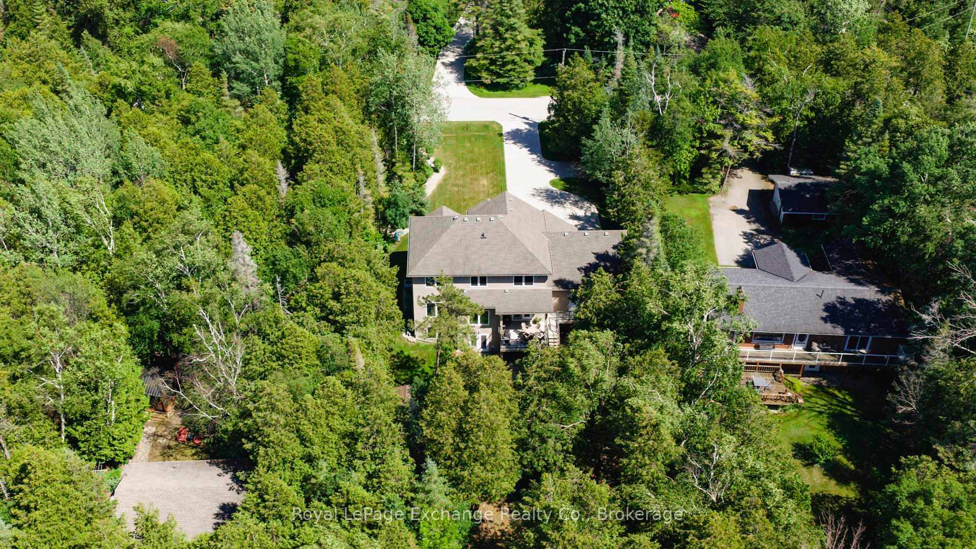 Property Photo: 14 Kuehner Street ON N0G 2T0