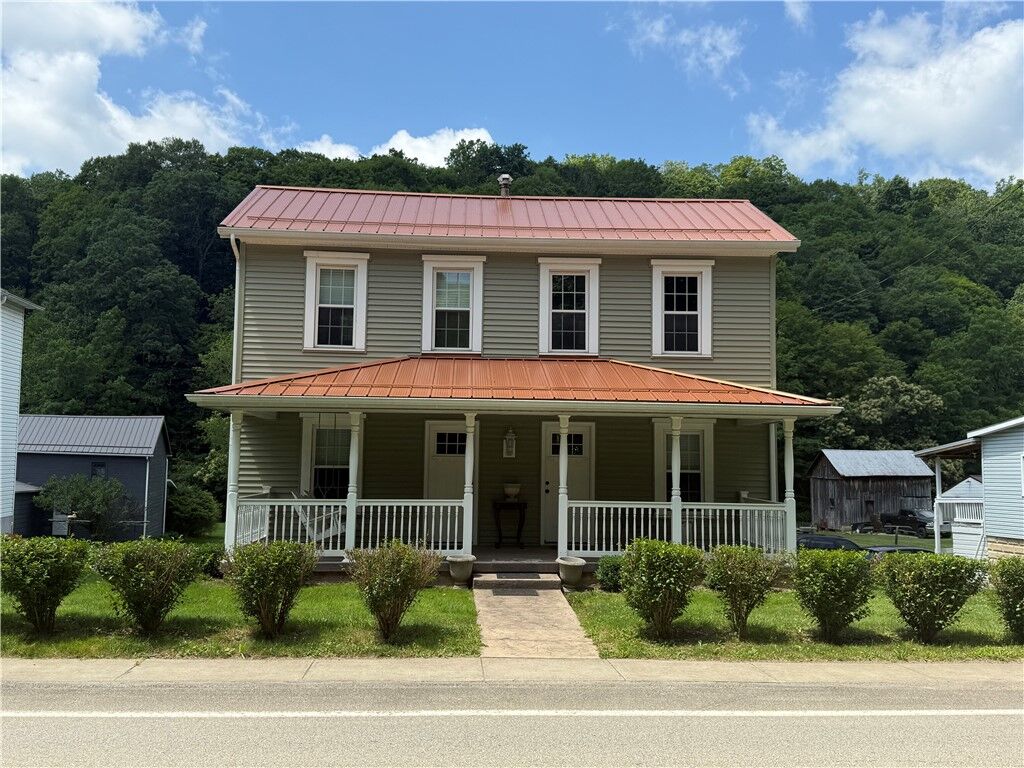 Property Photo:  1725 Browns Creek Road  PA 15353 