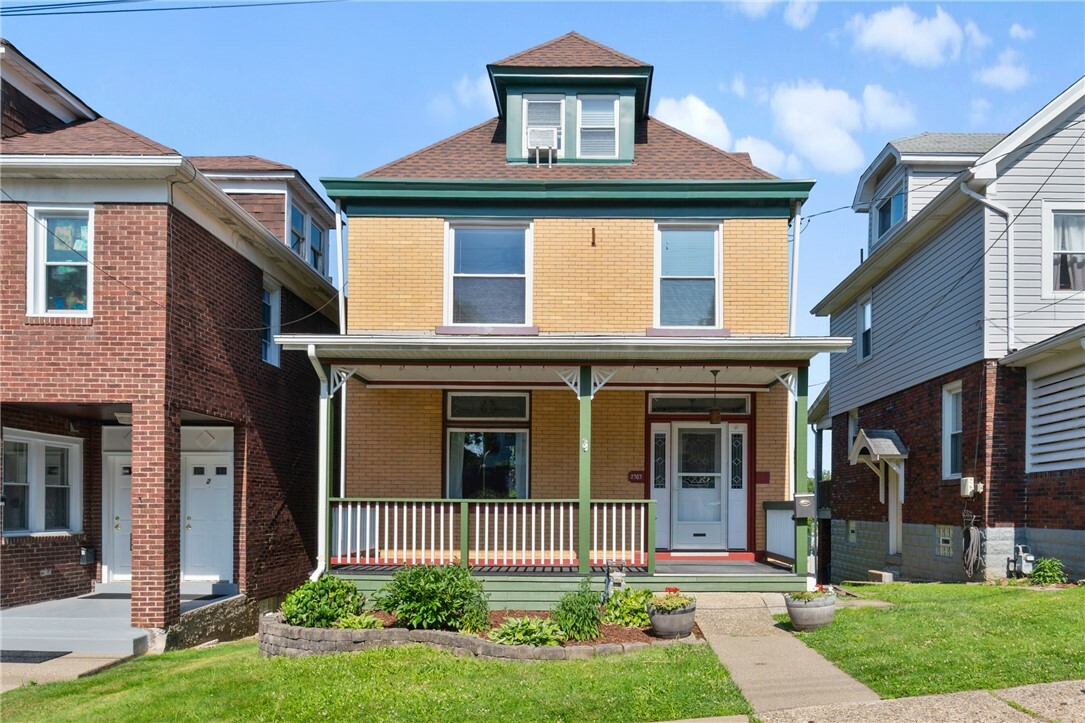 Property Photo: 2303 Los Angeles Ave PA 15216