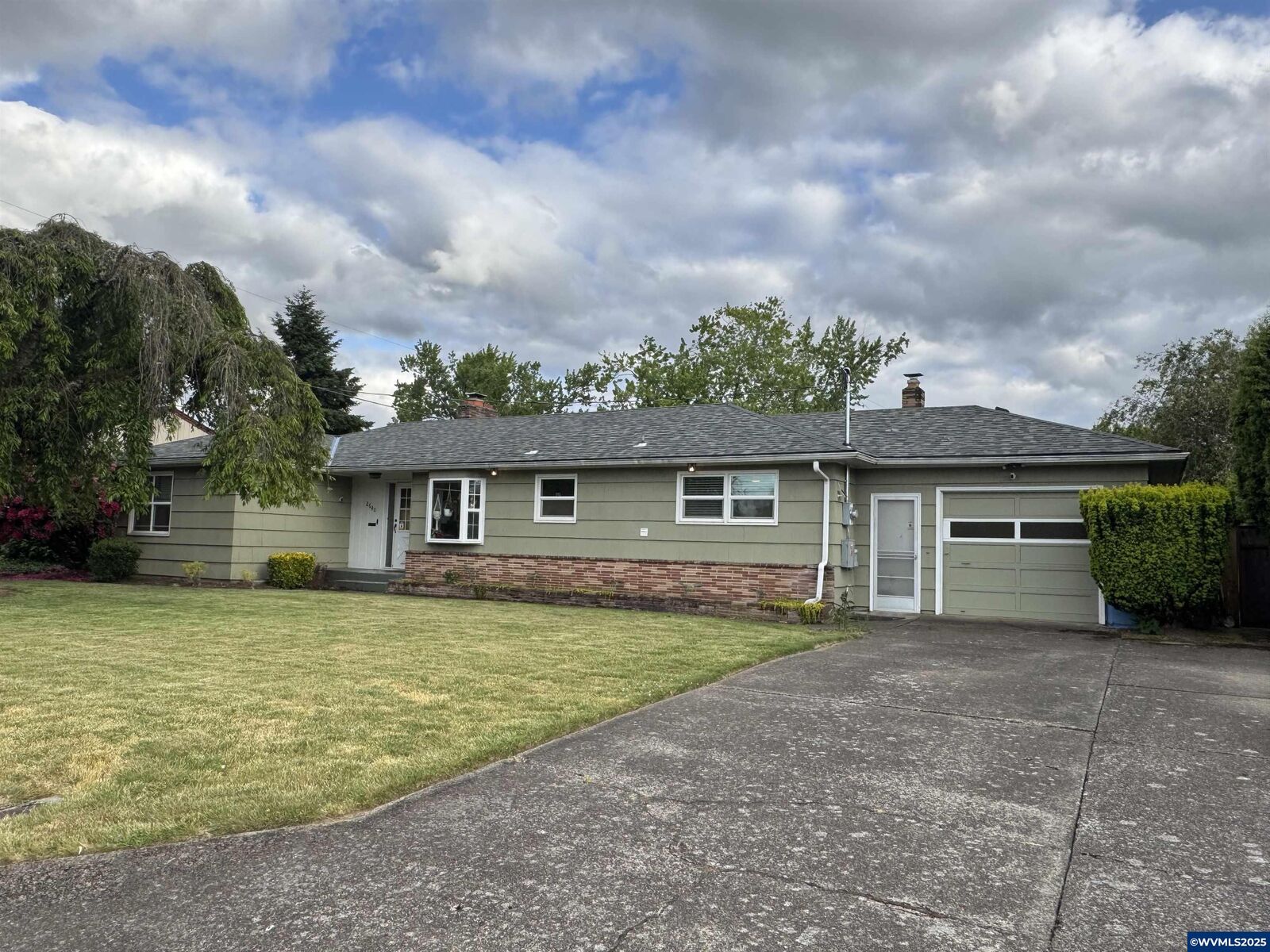 Property Photo:  2640 Windsor Av NE  OR 97301 