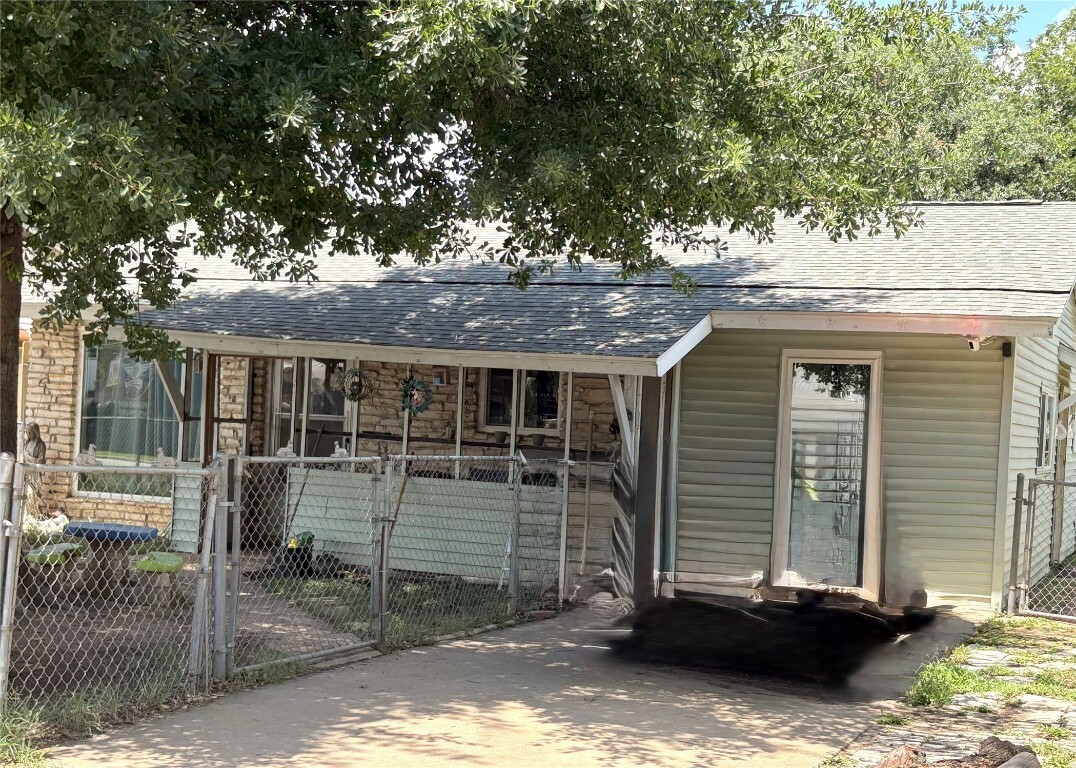 6304 Monsanto Drive  Austin TX 78741 photo
