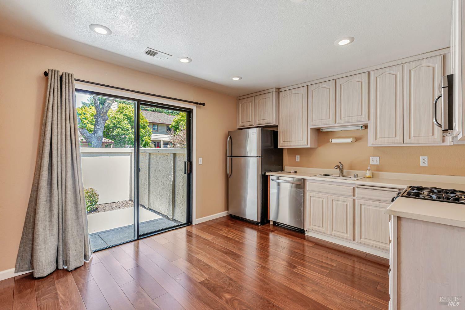 Property Photo:  104 Park Place Drive  CA 94954 