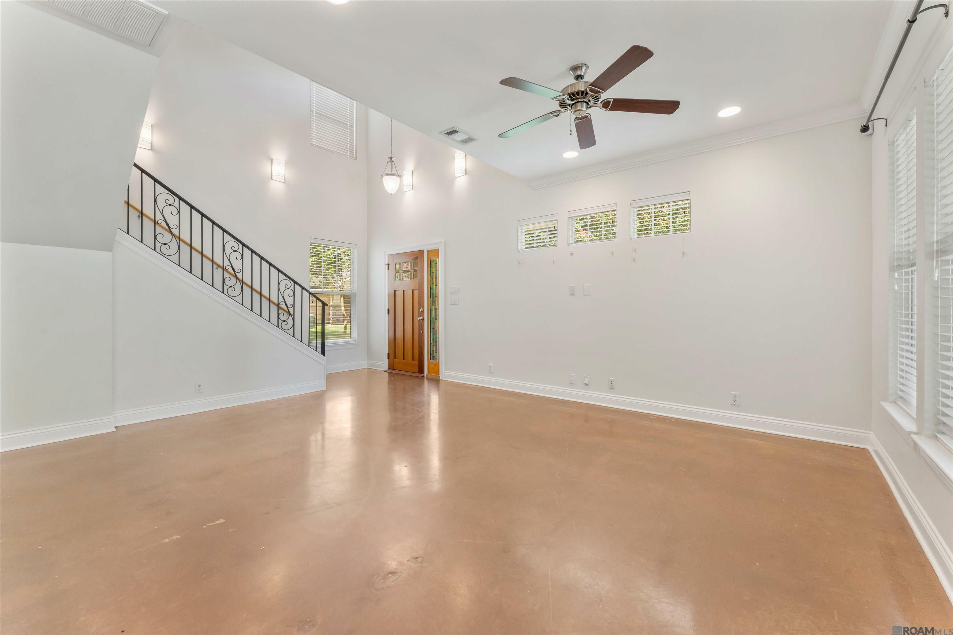 Property Photo: 8000 Stonelake Village Ave #201 LA 70820