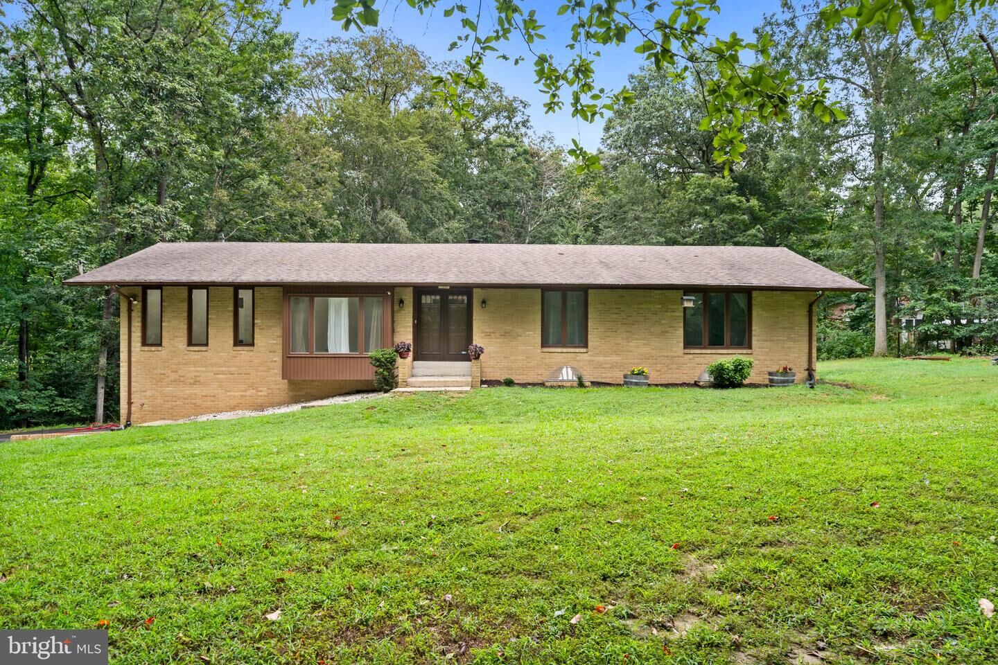 Property Photo: 3842 Fawn Lane MD 20695