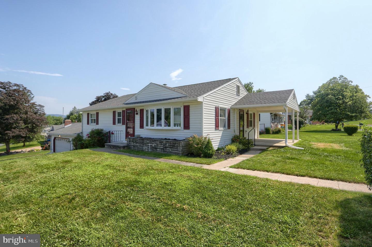 Property Photo:  101 Walton Avenue  PA 17013 