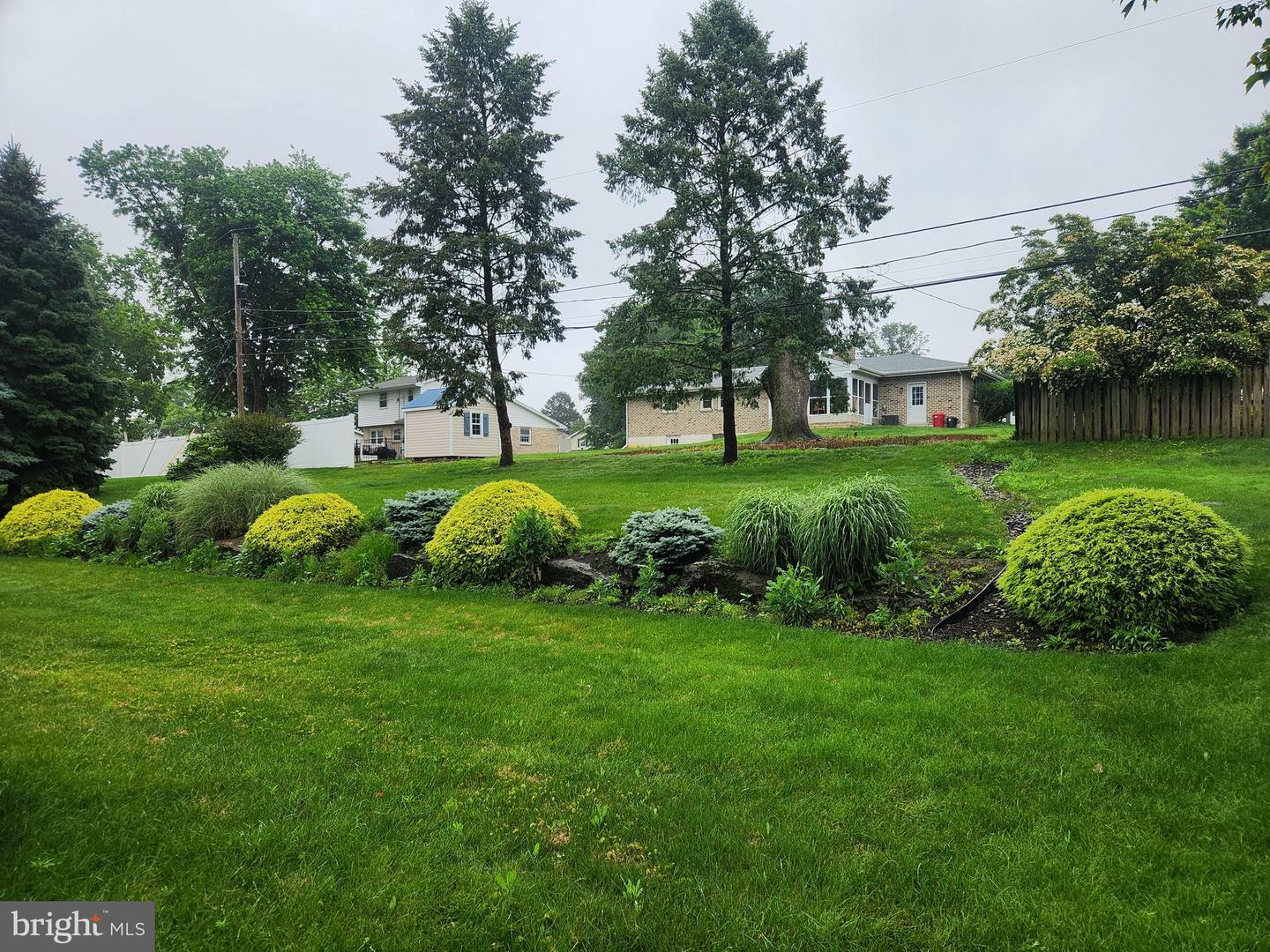 Property Photo: 208 E 6th Street PA 17543