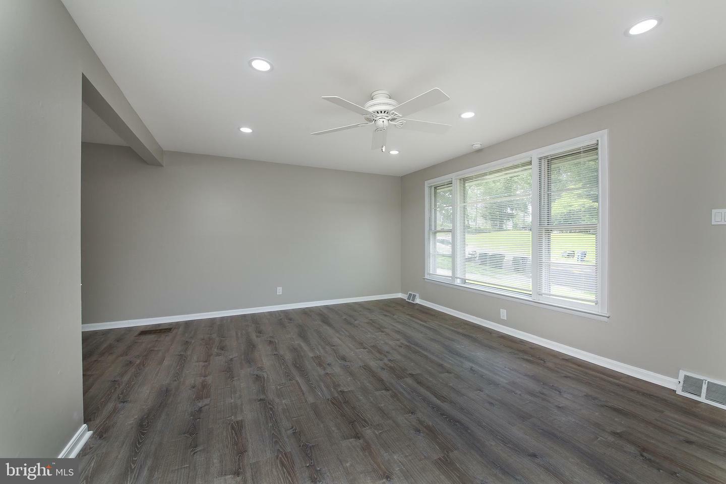 Property Photo: 2870 Woodland Road PA 19001