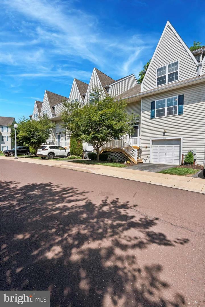 Property Photo: 213 Buchanan Court PA 19335