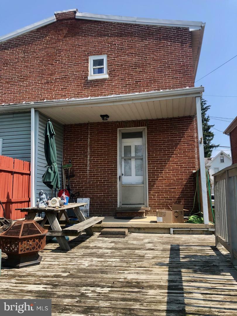 Property Photo:  442 E E Liberty Street  PA 17201 