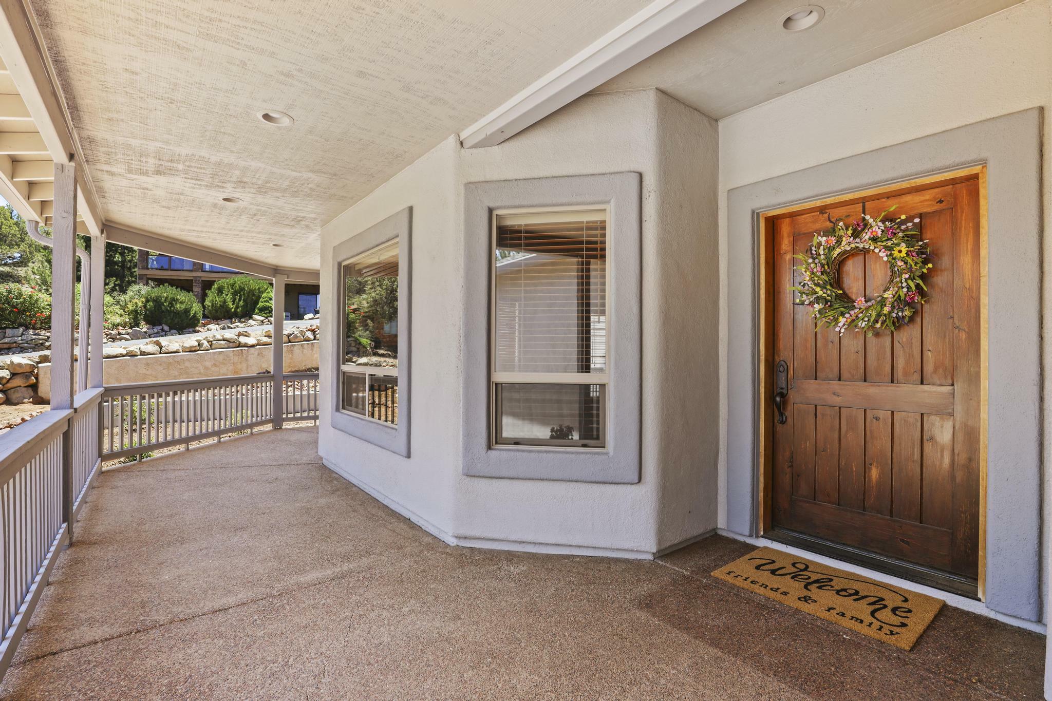Property Photo:  804 S Greenview Court  AZ 85541 