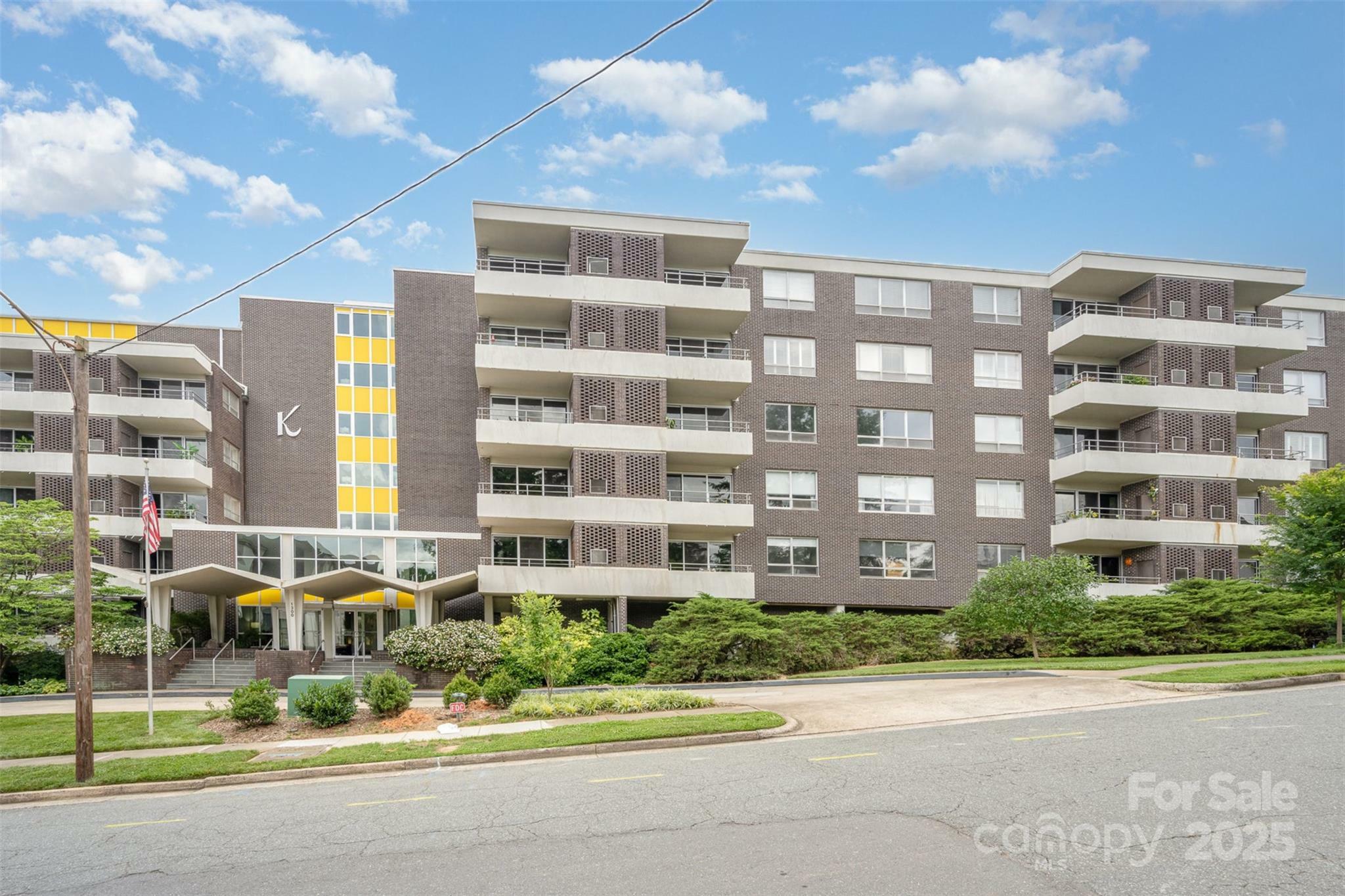 Property Photo: 1300 Reece Road 402 NC 28209