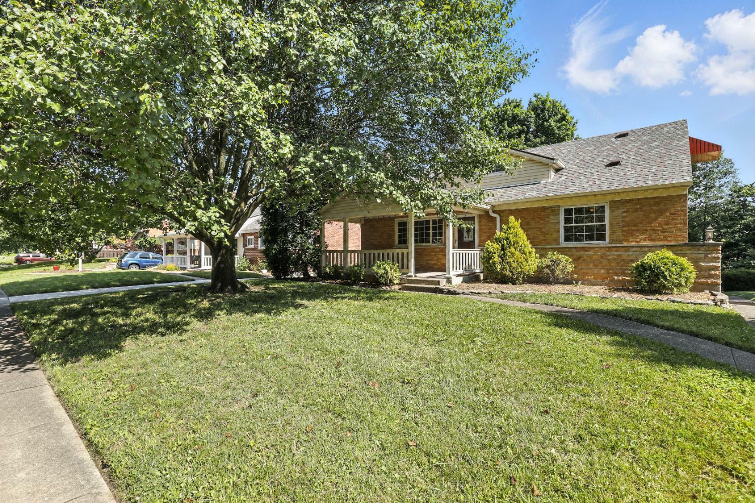 Property Photo: 1006 Harbury Drive OH 45224