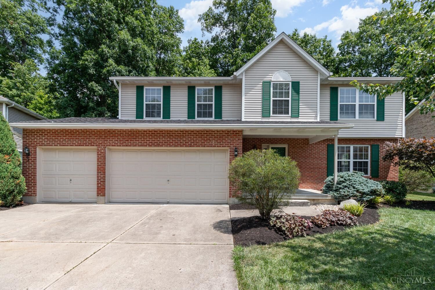 Property Photo:  1099 Stableview Circle  OH 45039 