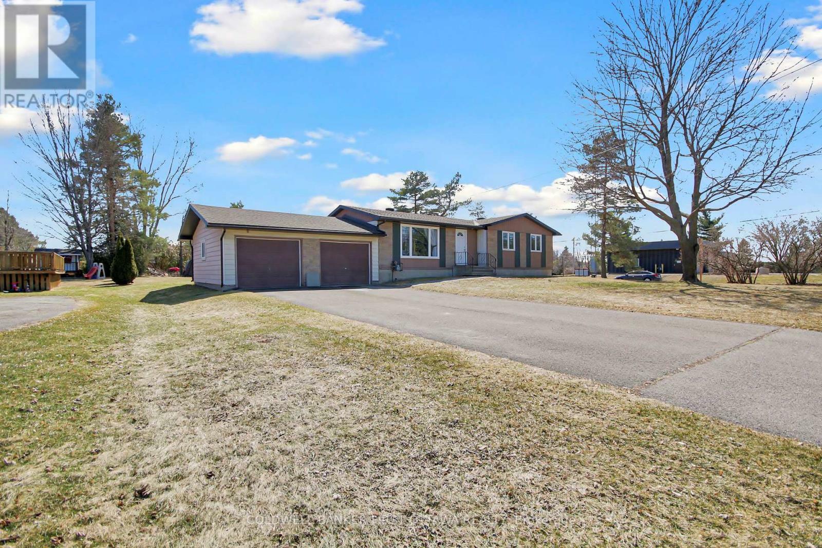 Property Photo: 7020 Parkway Road ON K4P 1A7