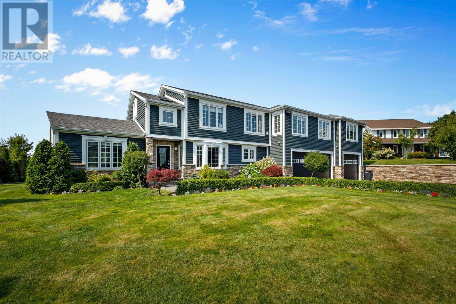 Photo de la propriété: 41 Pinehill Place NL A1L 1Y3