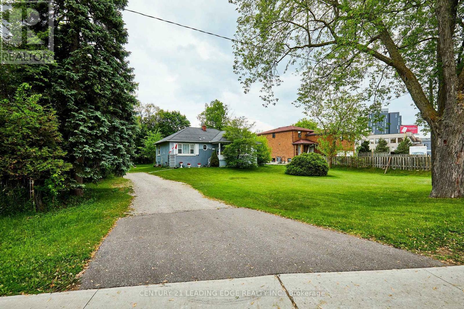 Property Photo: 4607 Kingston Road ON M1E 2P3
