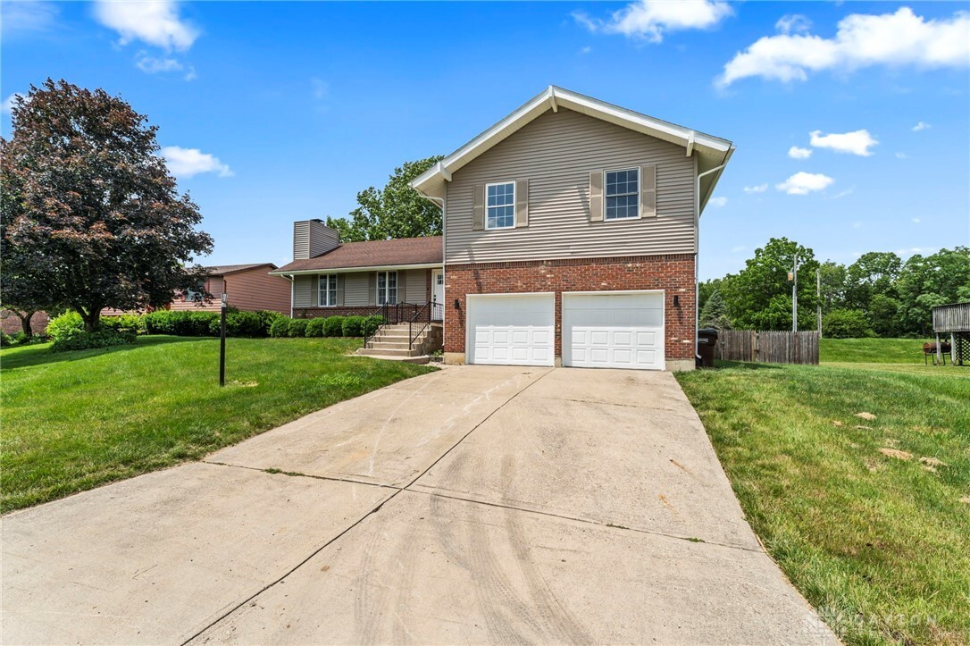 Property Photo: 4071 Laguna Road OH 45426