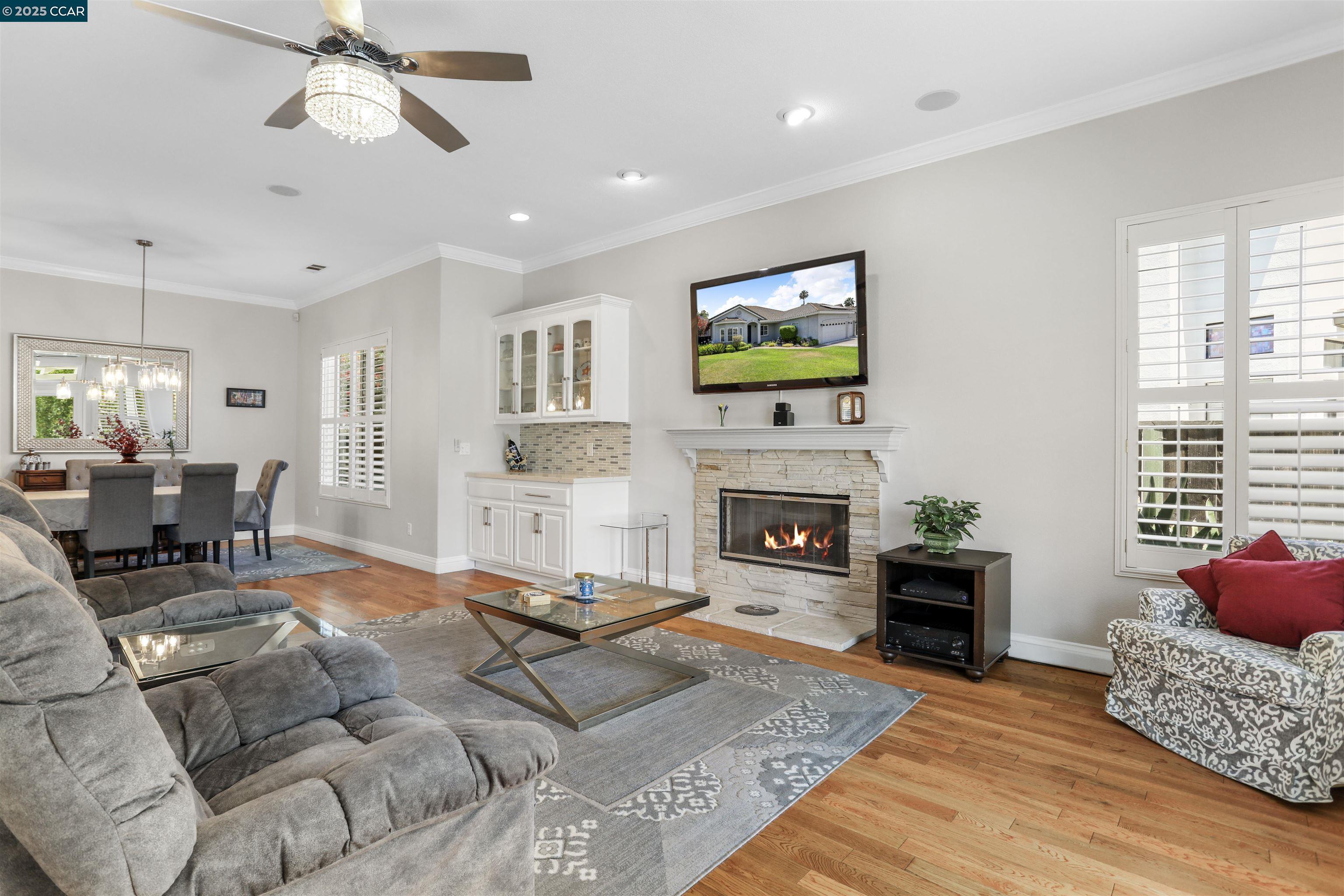 Property Photo:  5760 Gateway Ct  CA 94505 