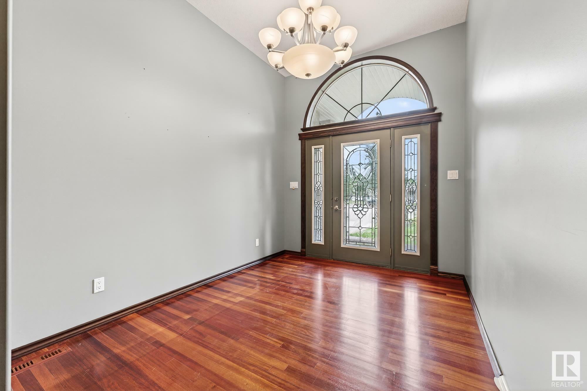 Property Photo: 112 Acacia Court AB T8A 1K6