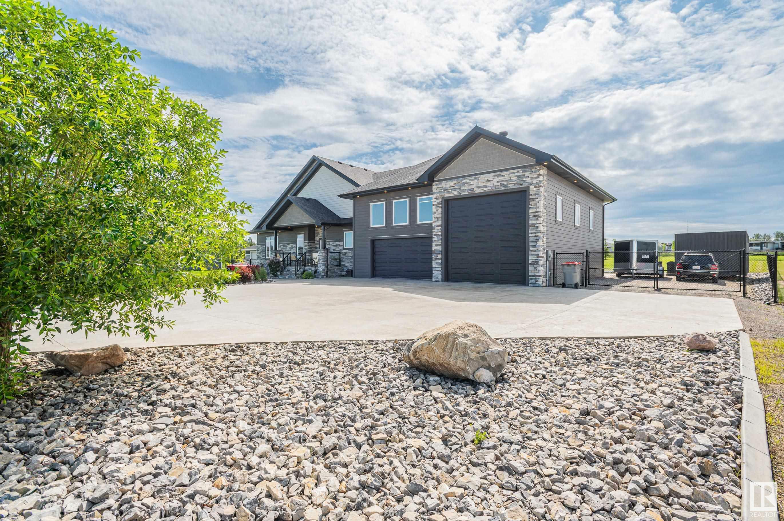 Property Photo: 26409 Twp Road 532 A 41 AB T7X 0W7