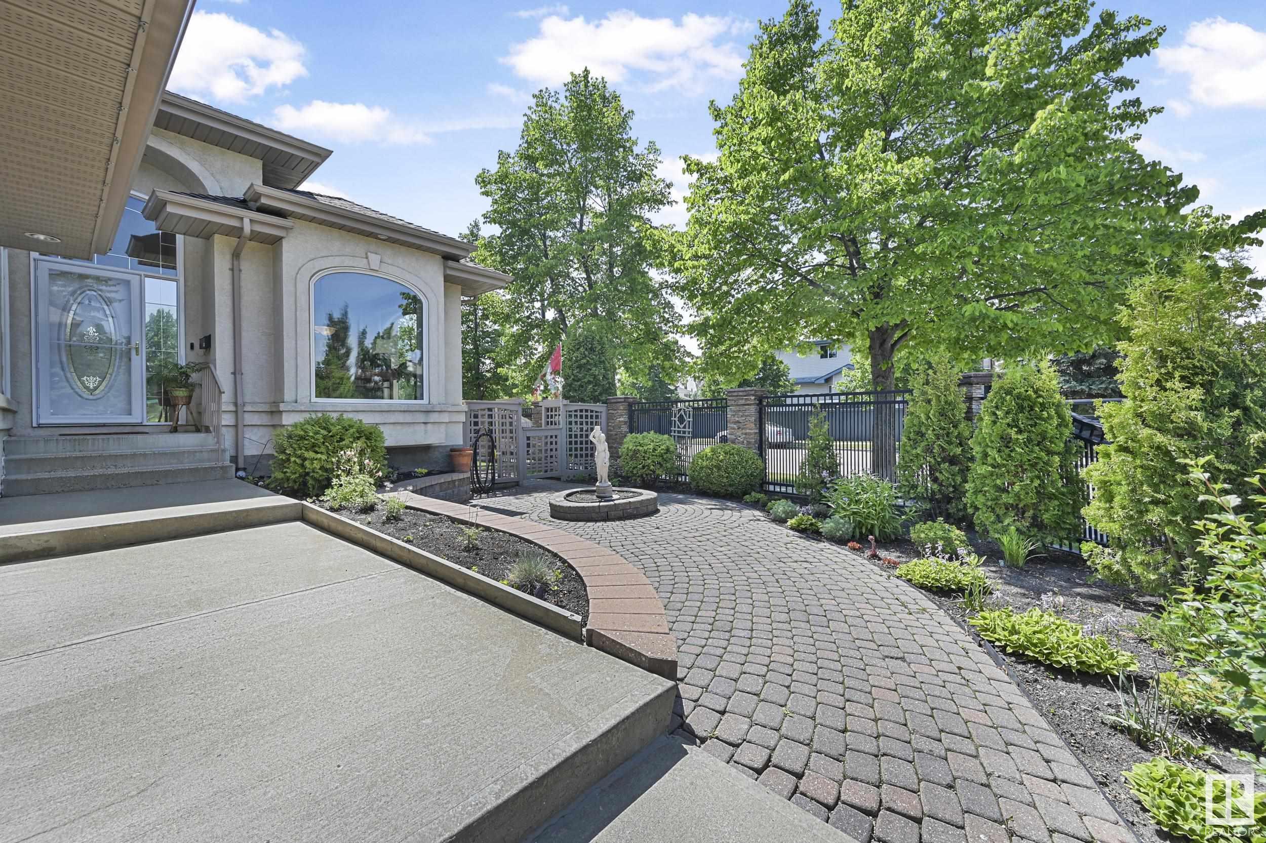 Property Photo: 11547 13 Avenue NW AB T6J 7A8