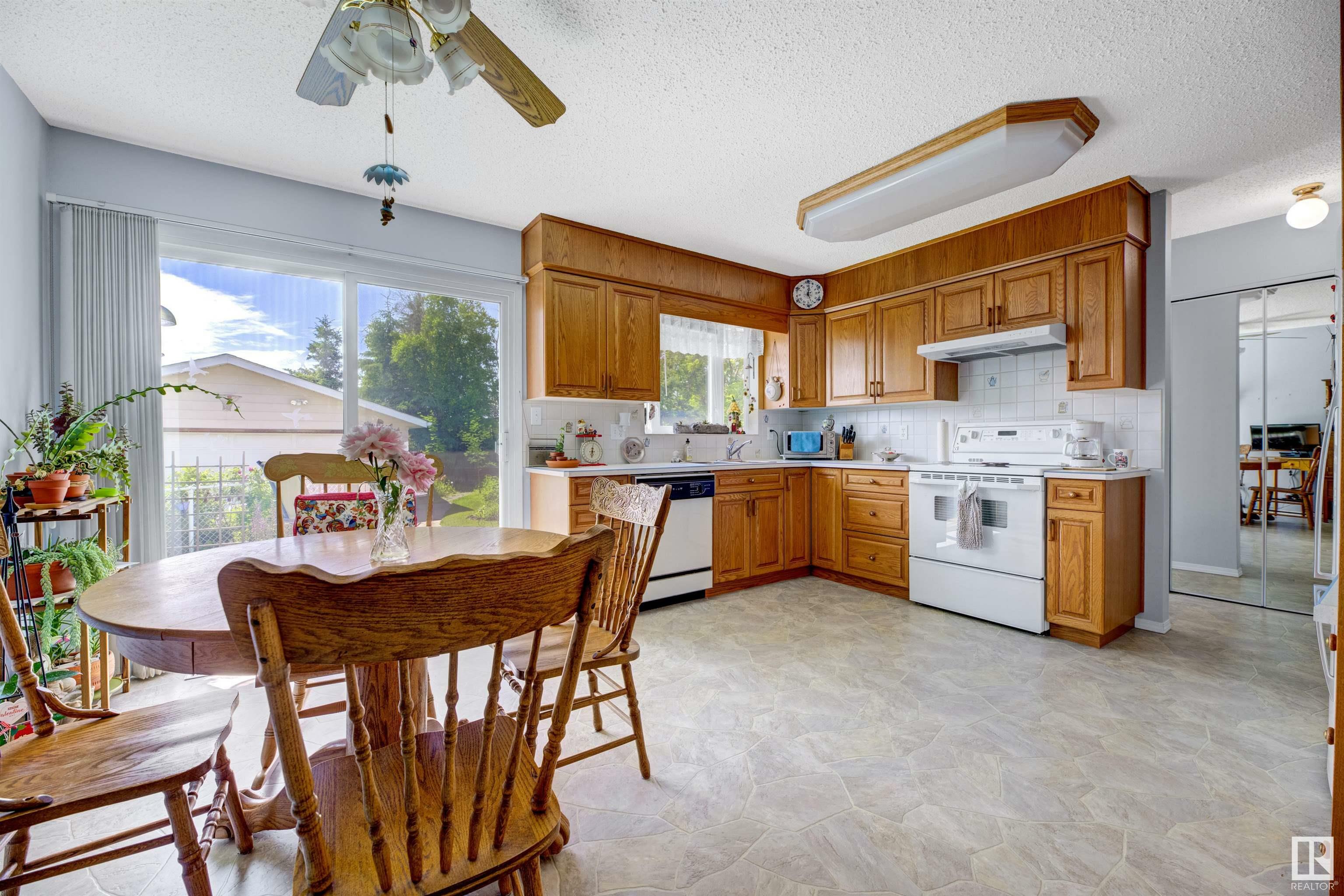 Property Photo: 19 Garden Valley Drive AB T7Z 1T5