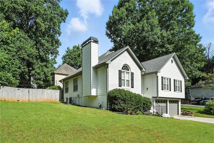 Property Photo: 1361 Chatley Way GA 30188