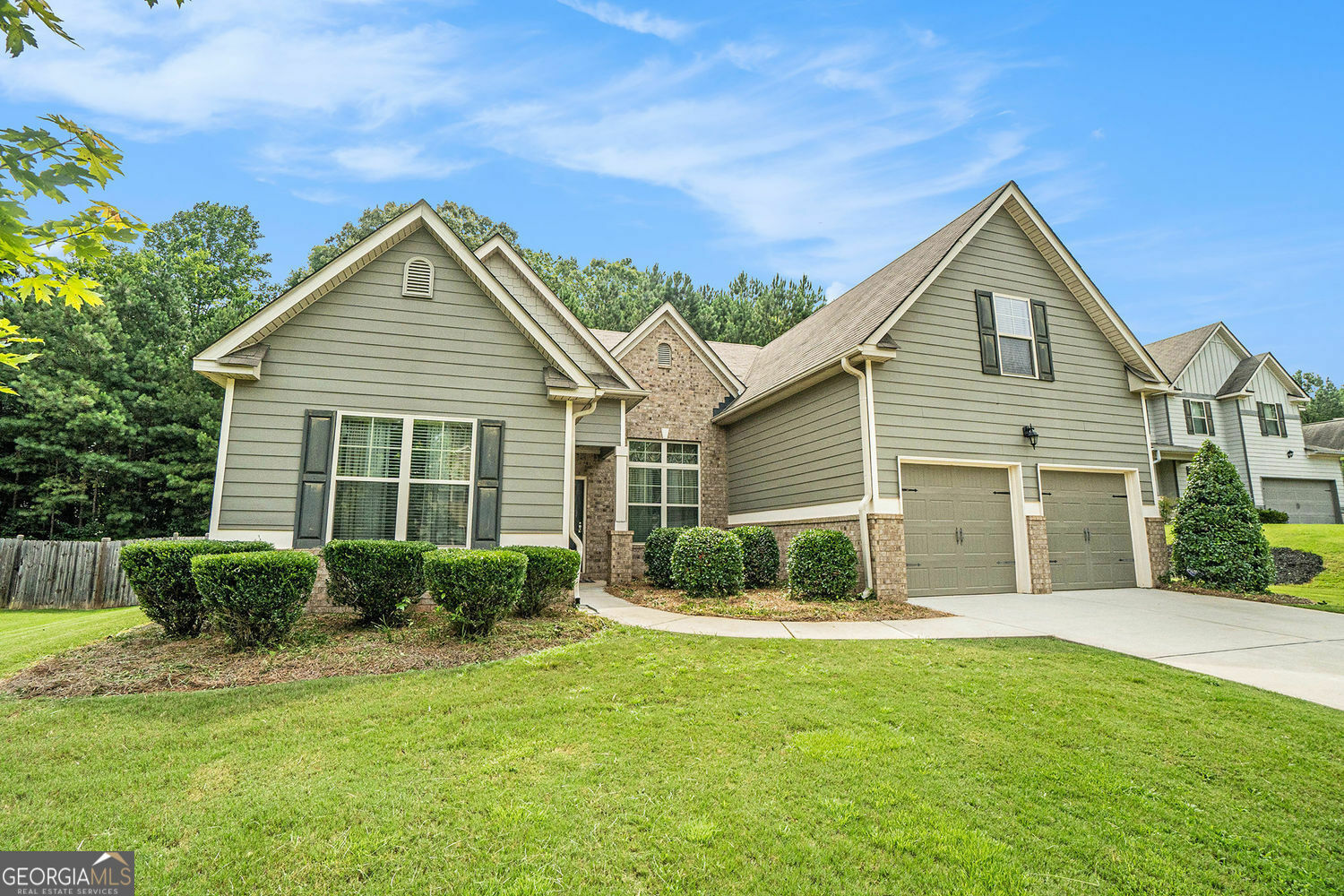 Property Photo: 211 Ledford Way GA 30132