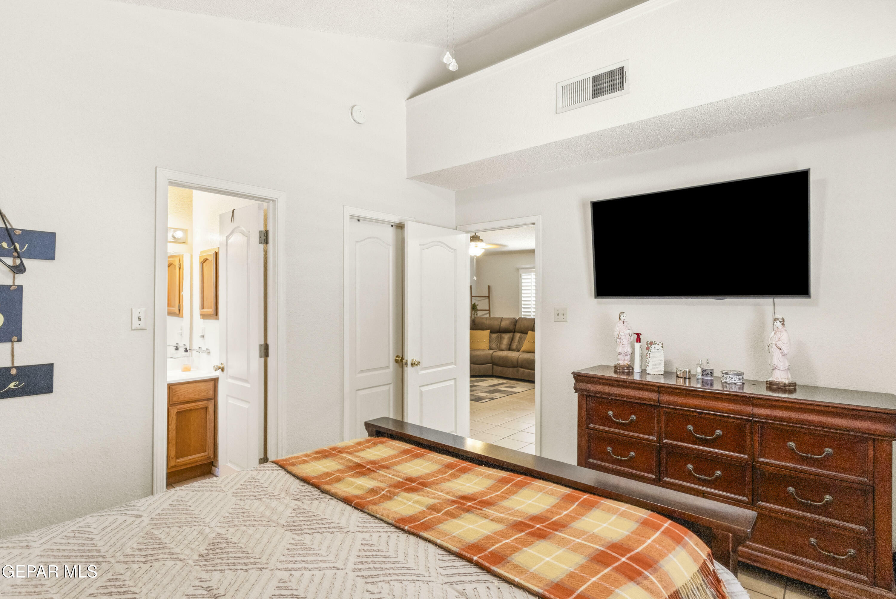 Property Photo: 877 Mondel Pines Place TX 79907