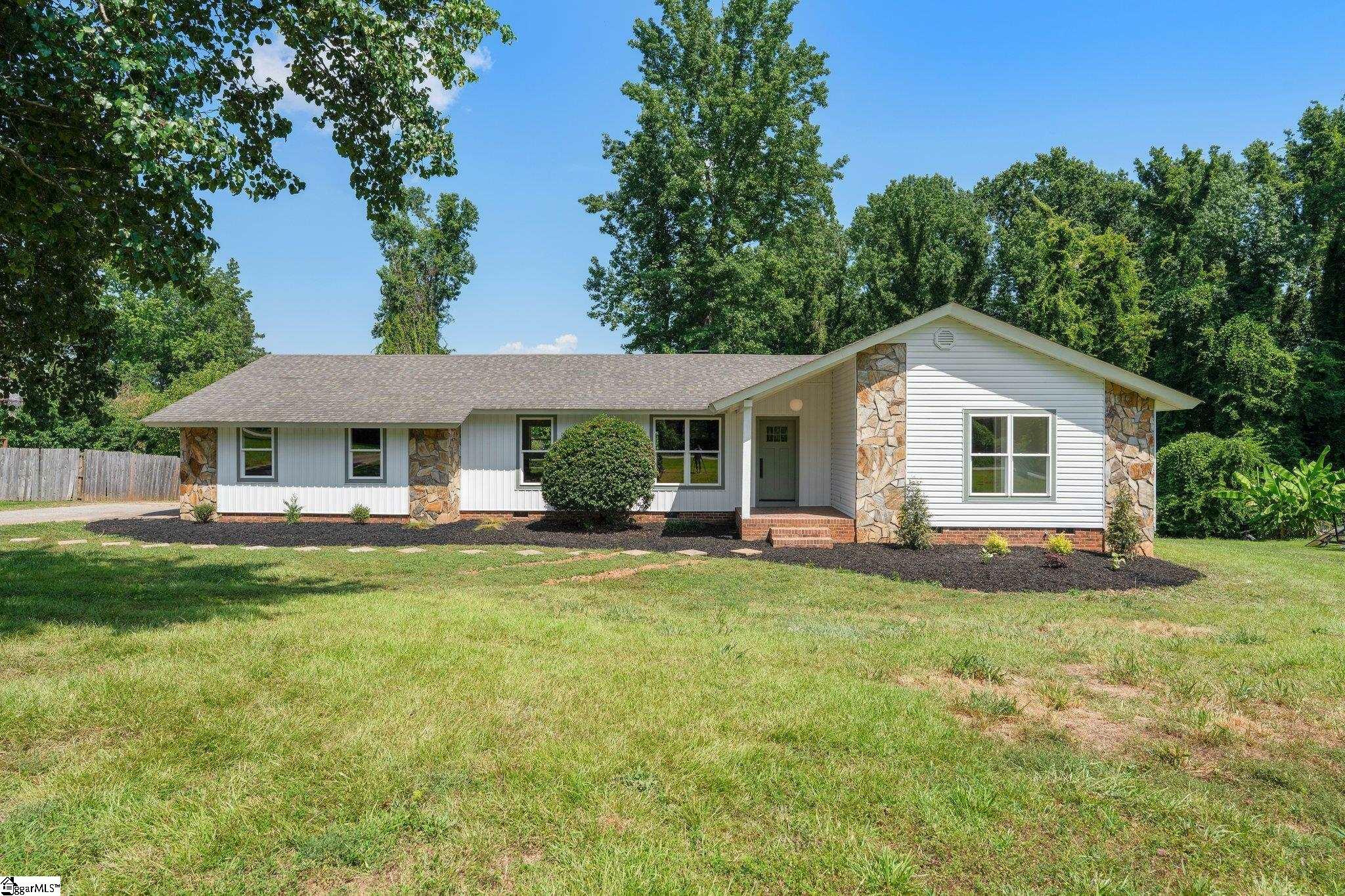 Property Photo: 3420 E Croft Circle SC 29302