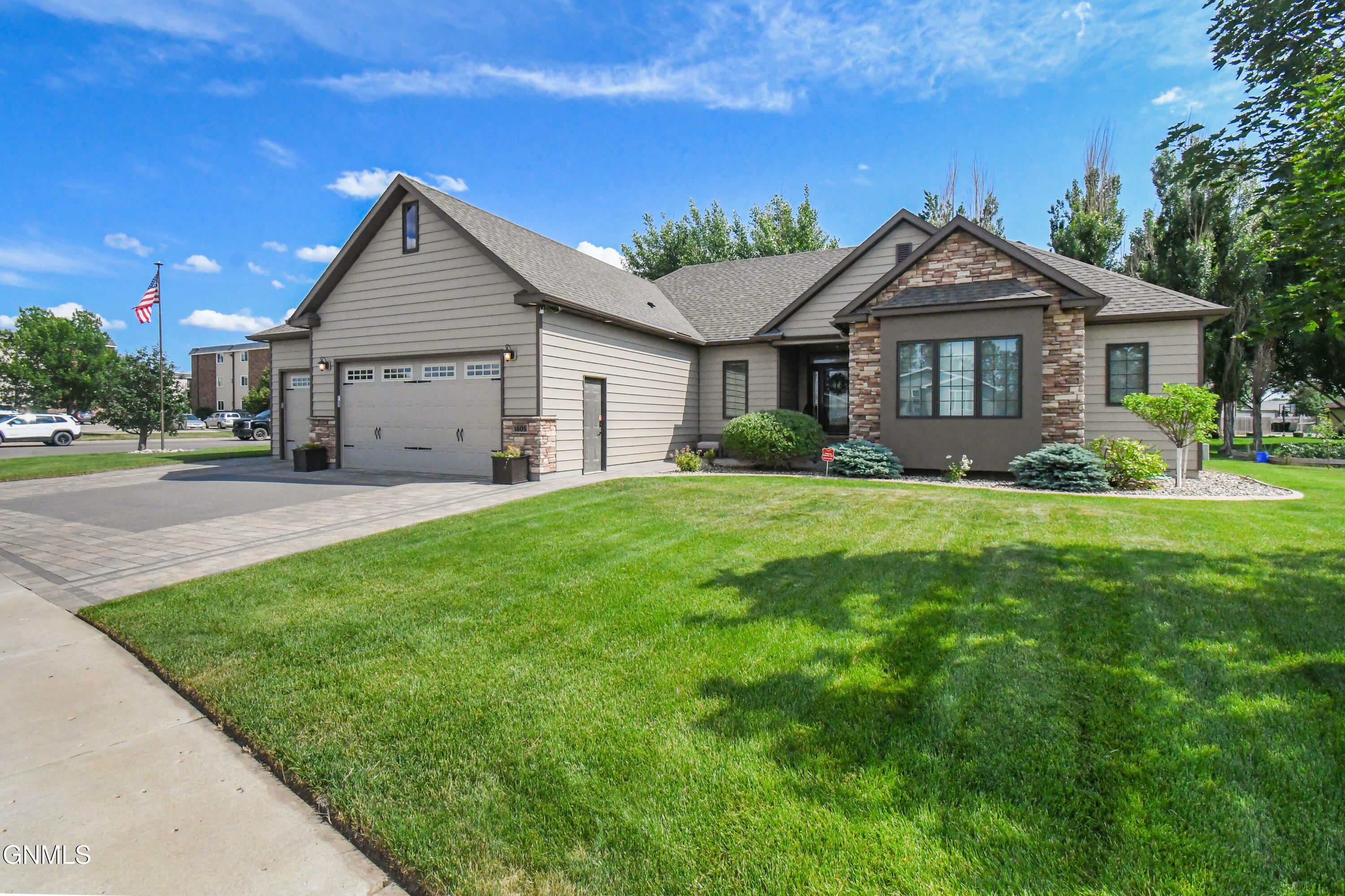 1605 Sand Creek Drive W  Williston ND 58801 photo