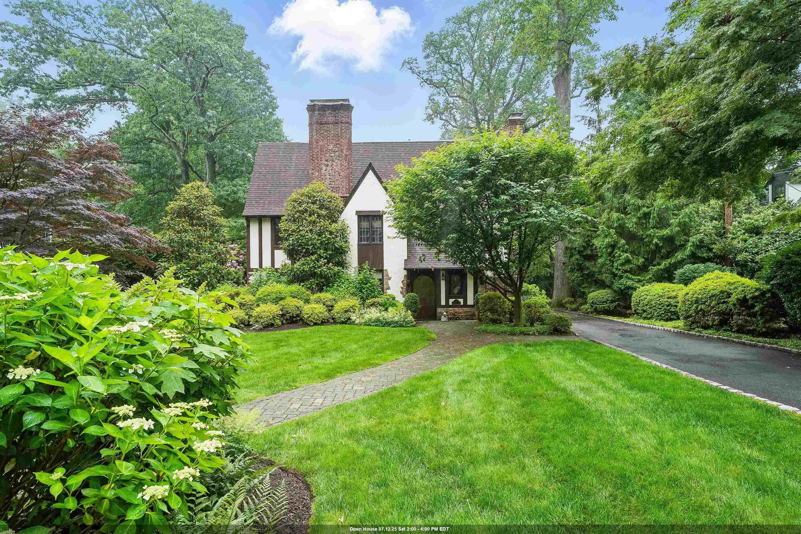 Property Photo:  15 Wayside Pl  NJ 07042 