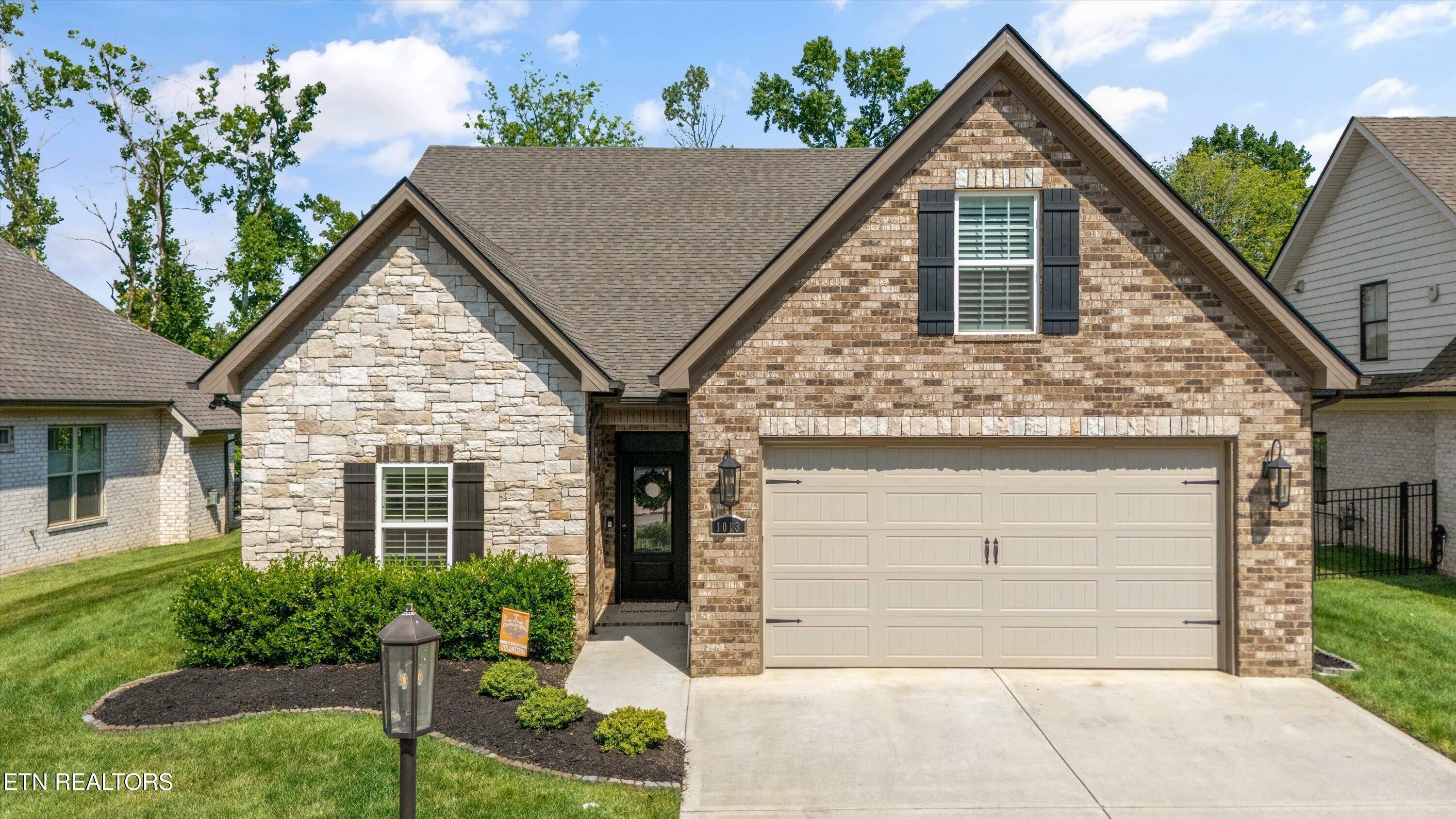 Property Photo: 1013 Westland Creek Blvd TN 37923