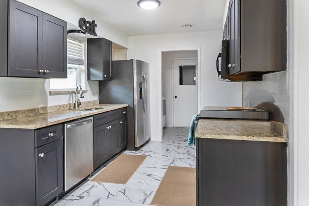 Property Photo: 4 NW 69th St OK 73505