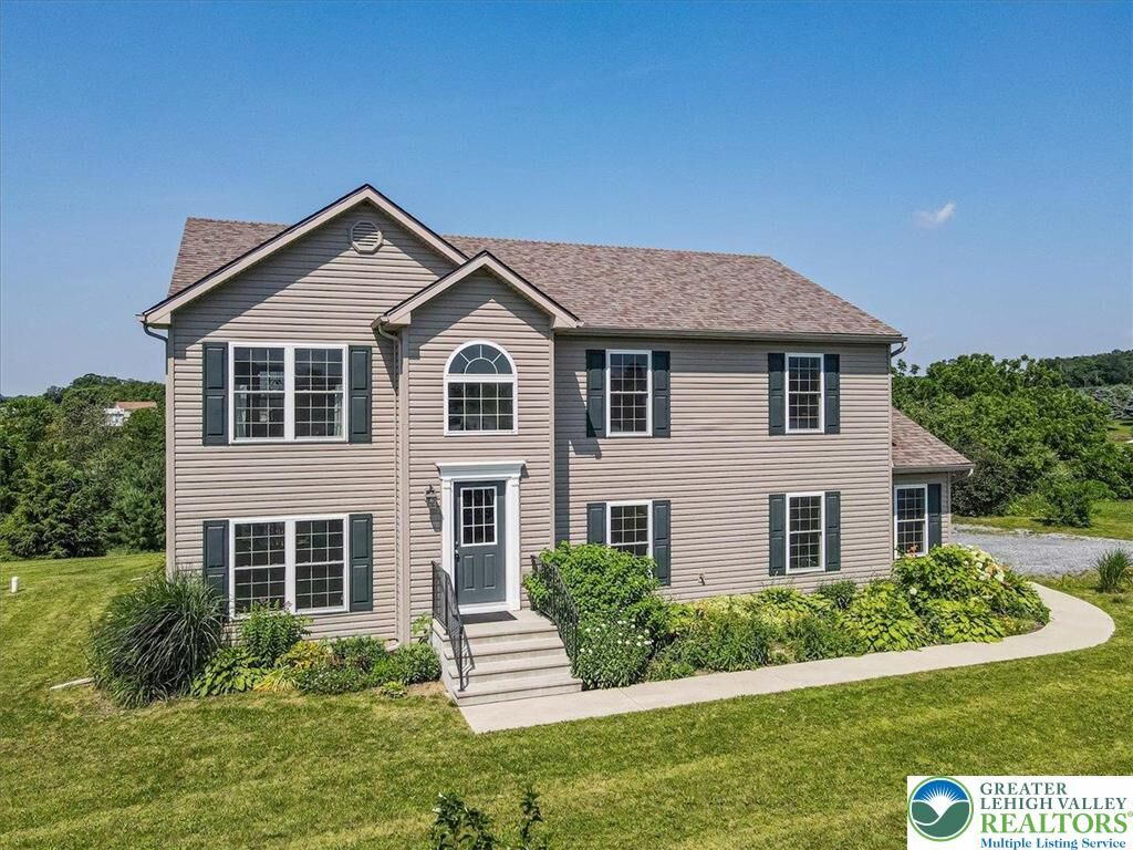 Property Photo:  5948 Valley View Court  PA 18080 