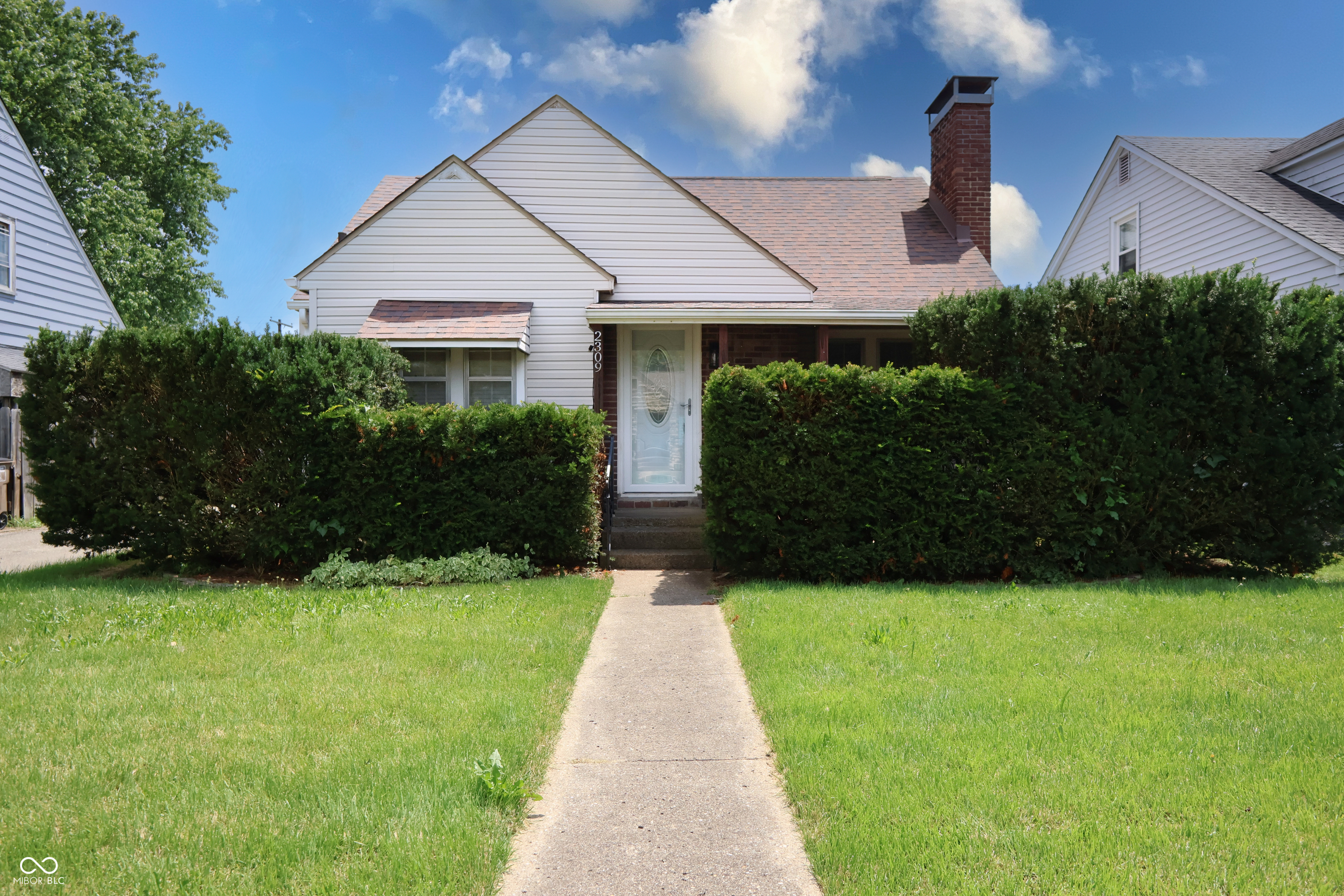 Property Photo: 2309 Maple Street IN 47201