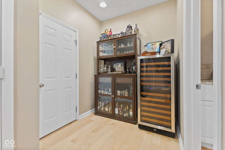 Property Photo:  1294 Vista Way  IN 46143 