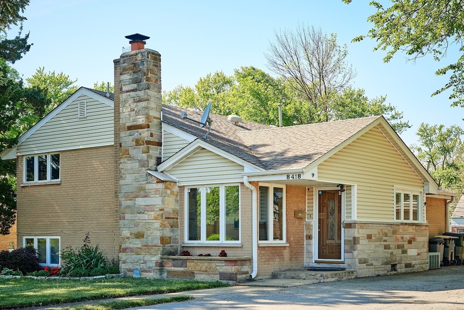 Property Photo: 8418 W Crain Street IL 60714
