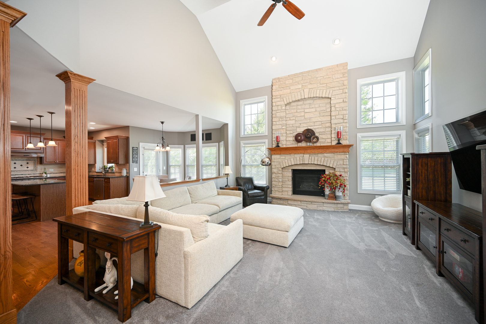 Property Photo:  469 Bloomfield Circle W  IL 60543 
