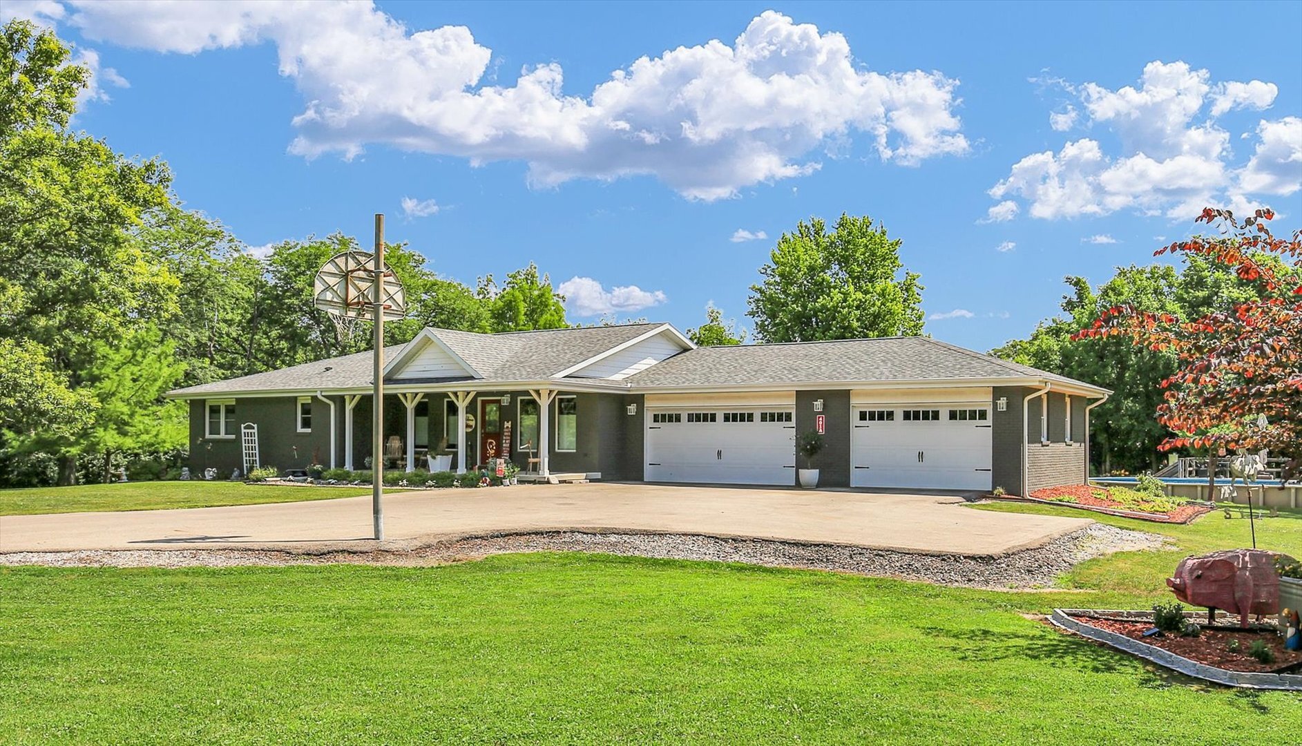 Property Photo:  401 A County Road 2500 N  IL 61853 