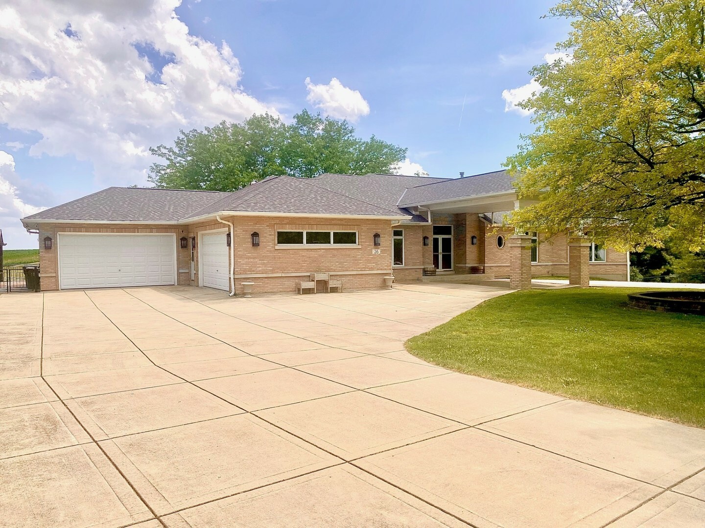 Property Photo: 26 Red Hawk Drive IL 60543