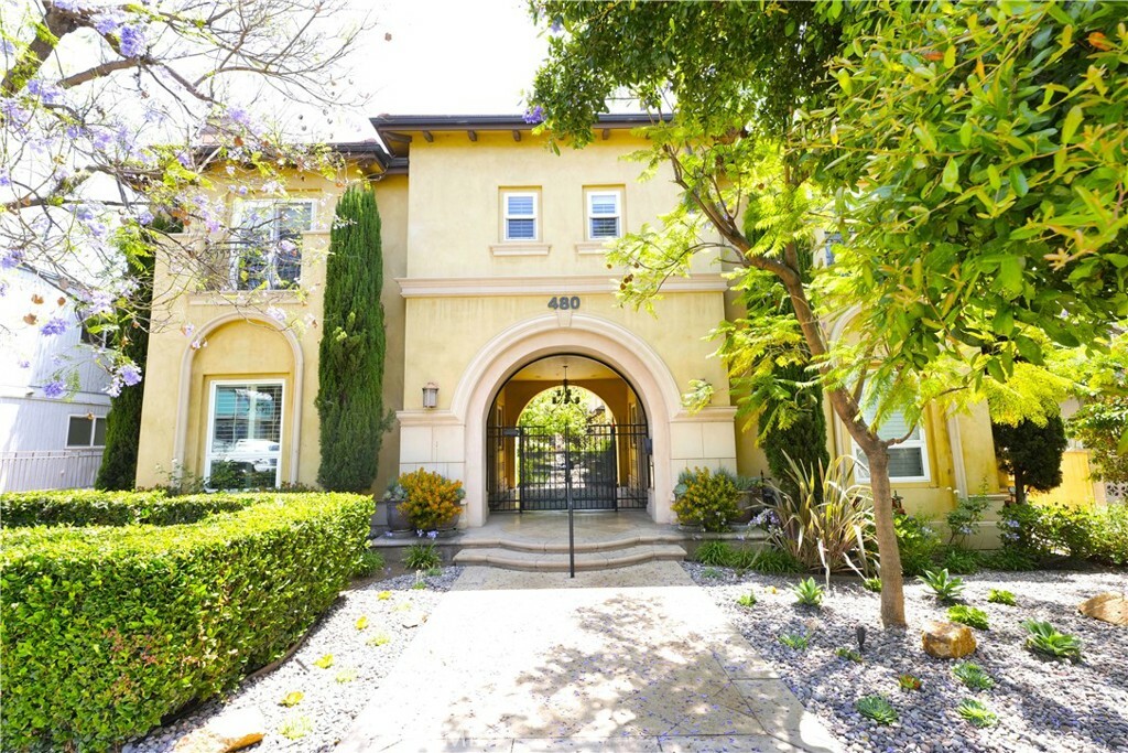 Property Photo: 480 S Los Robles Avenue 3 CA 91101