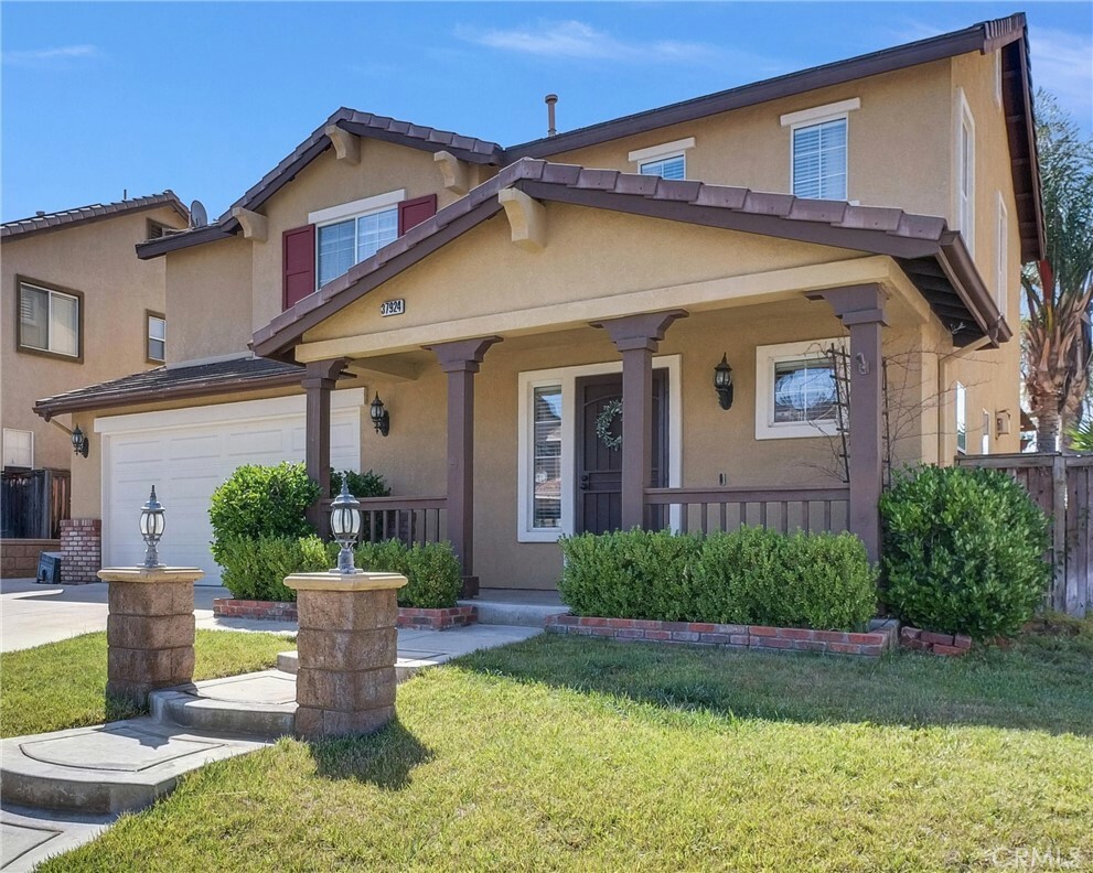 Property Photo: 37924 Amberleaf Court CA 92562
